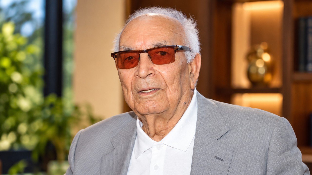 Yaşar Kemal Kimdir?
